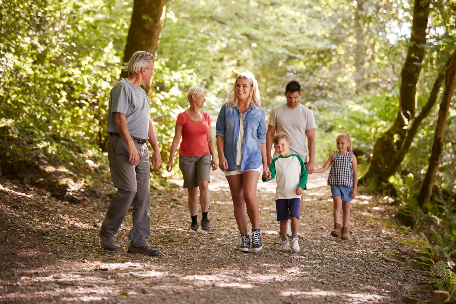 Ist Polyneuropathie vererbbar: Mehr-Generationen-Familie
